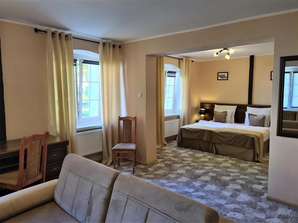 Pałac Henryków Hotel Szprotawa